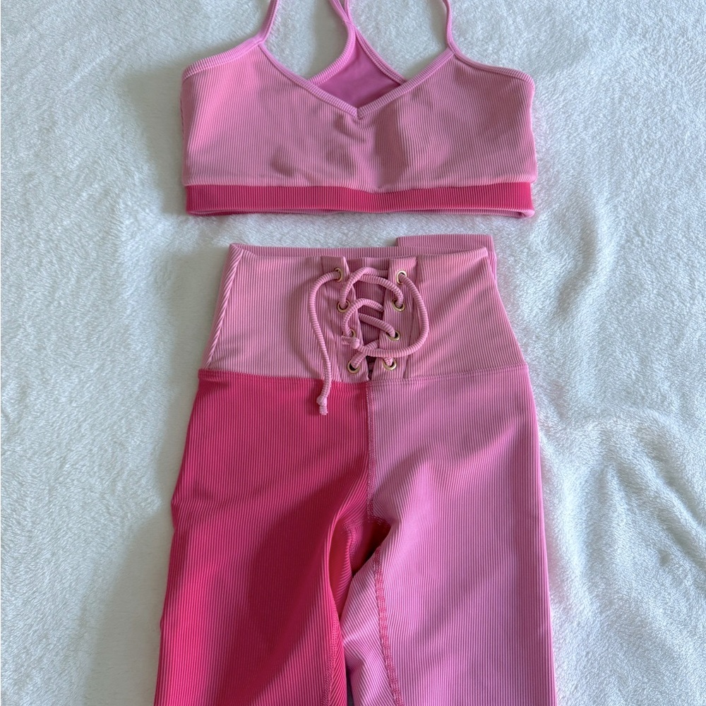 LoveShackFancy x Beach Riot Set - Picture 3 of 7